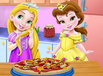 Bebelusele Belle si Rapunzel Fac Pizza