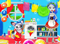 Ghoulia Yelps Curatenie