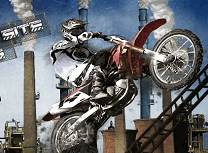 Motociclisti in Zona Industriala