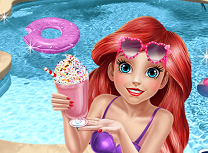 Printesa Ariel la Piscina