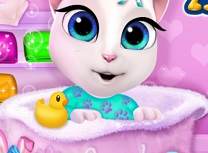 Bebelusa Angela Timpul pentru Baie